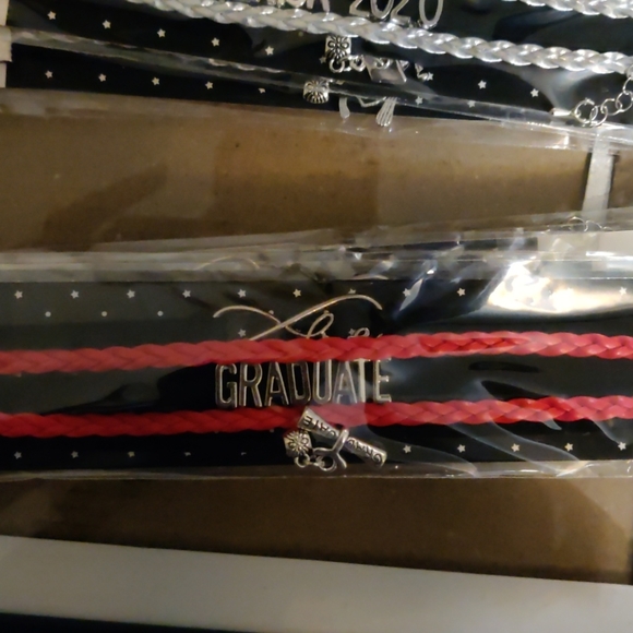 Graduate bracelet - Picture 2 of 7